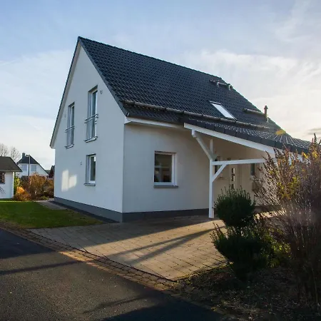בית נופש Detached In Winterberg-langewiese With Wood-burning Stove And Carport ווינטרברג