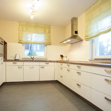 Detached In Winterberg-langewiese With Wood-burning Stove And Carport בית נופש *